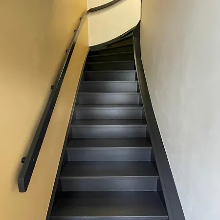 Bjorns Sanctuary דירה